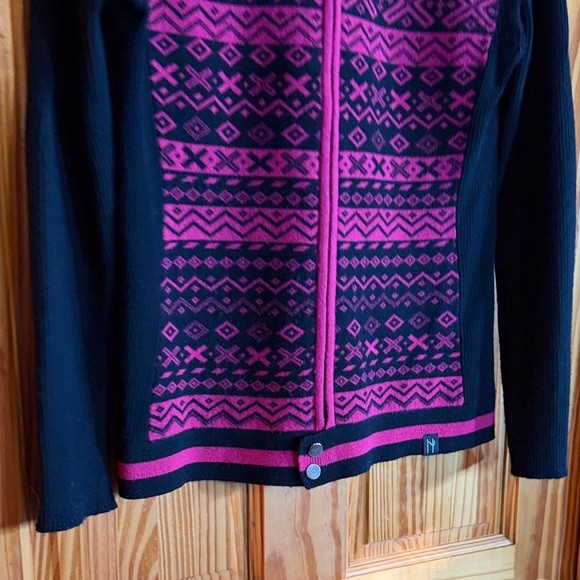 Neve Wool Black and Pink Geometric Zip-up Sweater - Picture 5 of 11